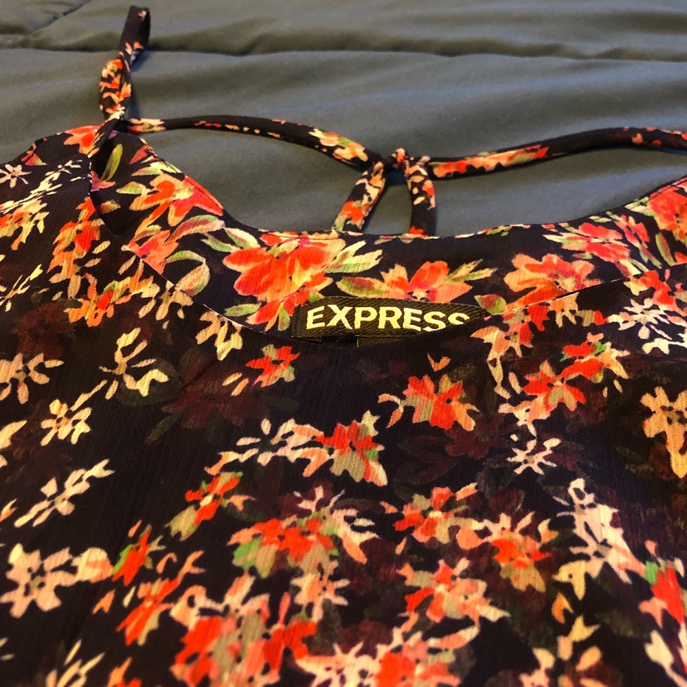 Express Women’s Small Flowered Pattern Crop Top - image 3
